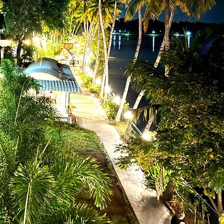 Jaladarshini Lakeside Gardens Coulão Exterior foto