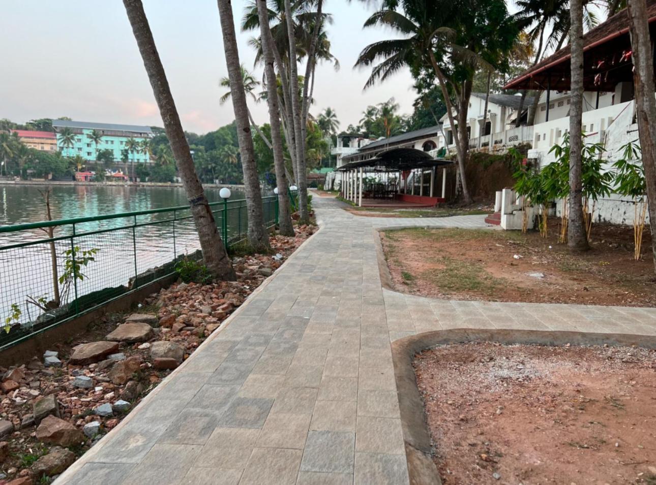 Jaladarshini Lakeside Gardens Coulão Exterior foto