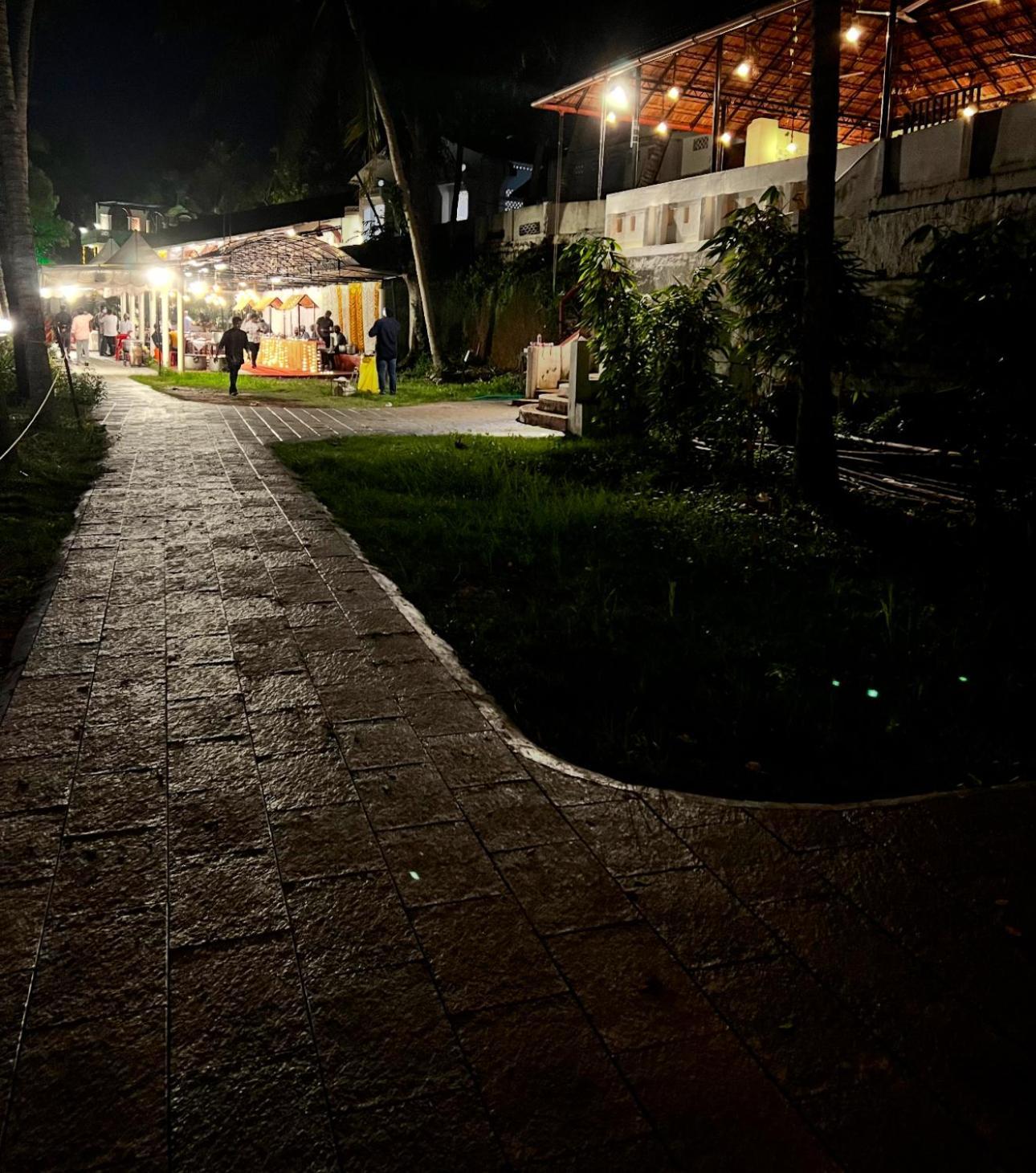 Jaladarshini Lakeside Gardens Coulão Exterior foto