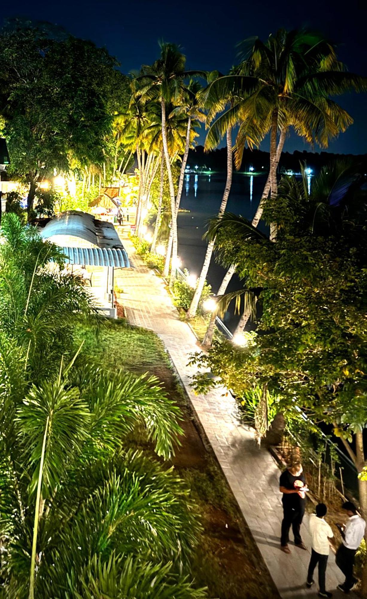 Jaladarshini Lakeside Gardens Coulão Exterior foto